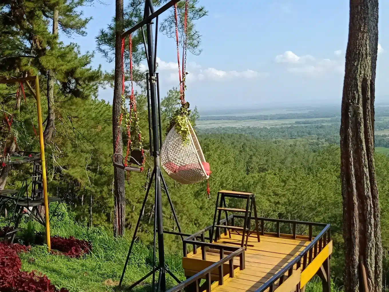 Menggenggam Senja di Taman Wisata Gunung Jeruk: Tempat yang Tak Pernah Sepi